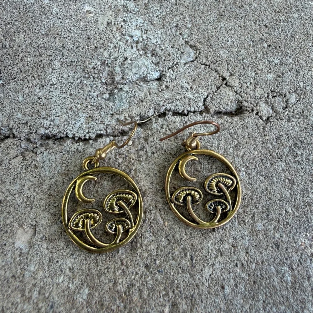 Mushroom Moon Drop Earrings Womens Gold Tone Whimsical Goblincore Nature Jewelry